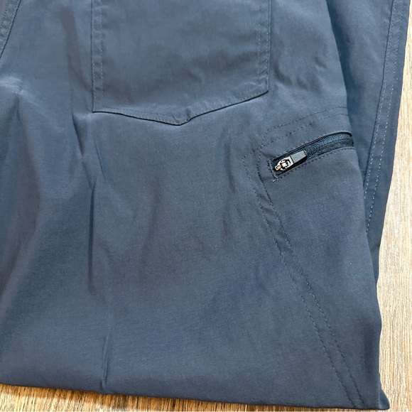 Eddie Bauer Men's Dark Gray Cargo Pants - Picture 7 of 10